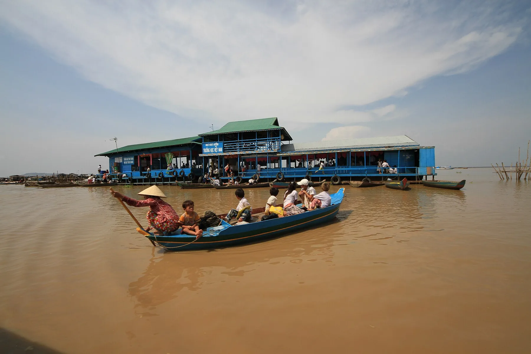 Chong Khneas, Cambodia - panoramio.jpg