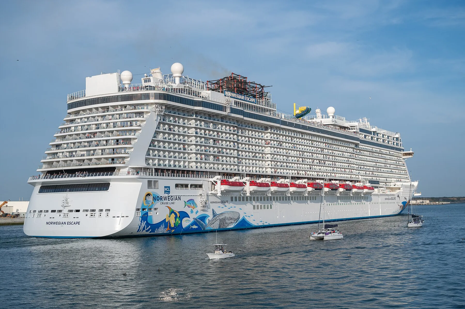 2023-03-04 02 NORWEGIAN ESCAPE - IMO 9677076 - Port Canaveral FL USA.jpg