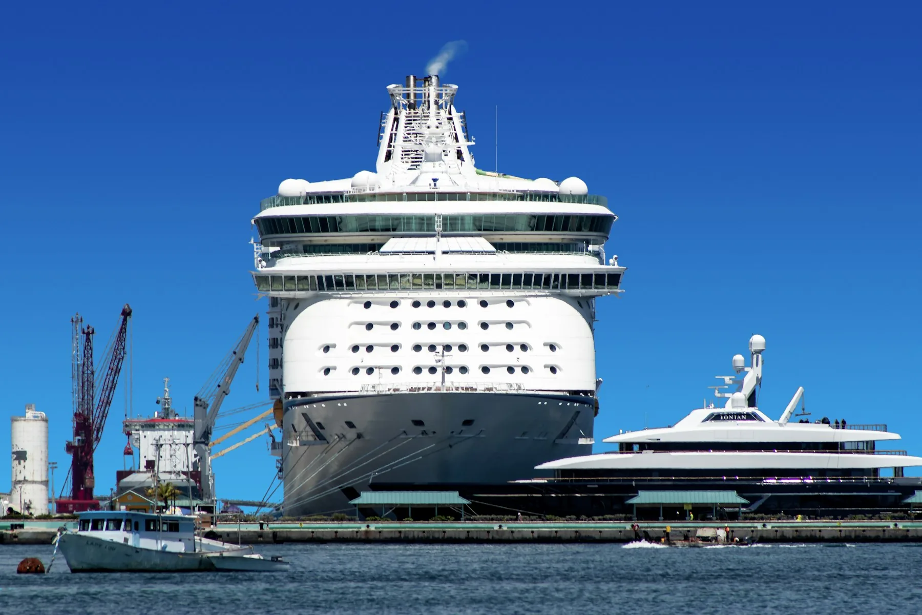 Nassau cruise terminal and liner