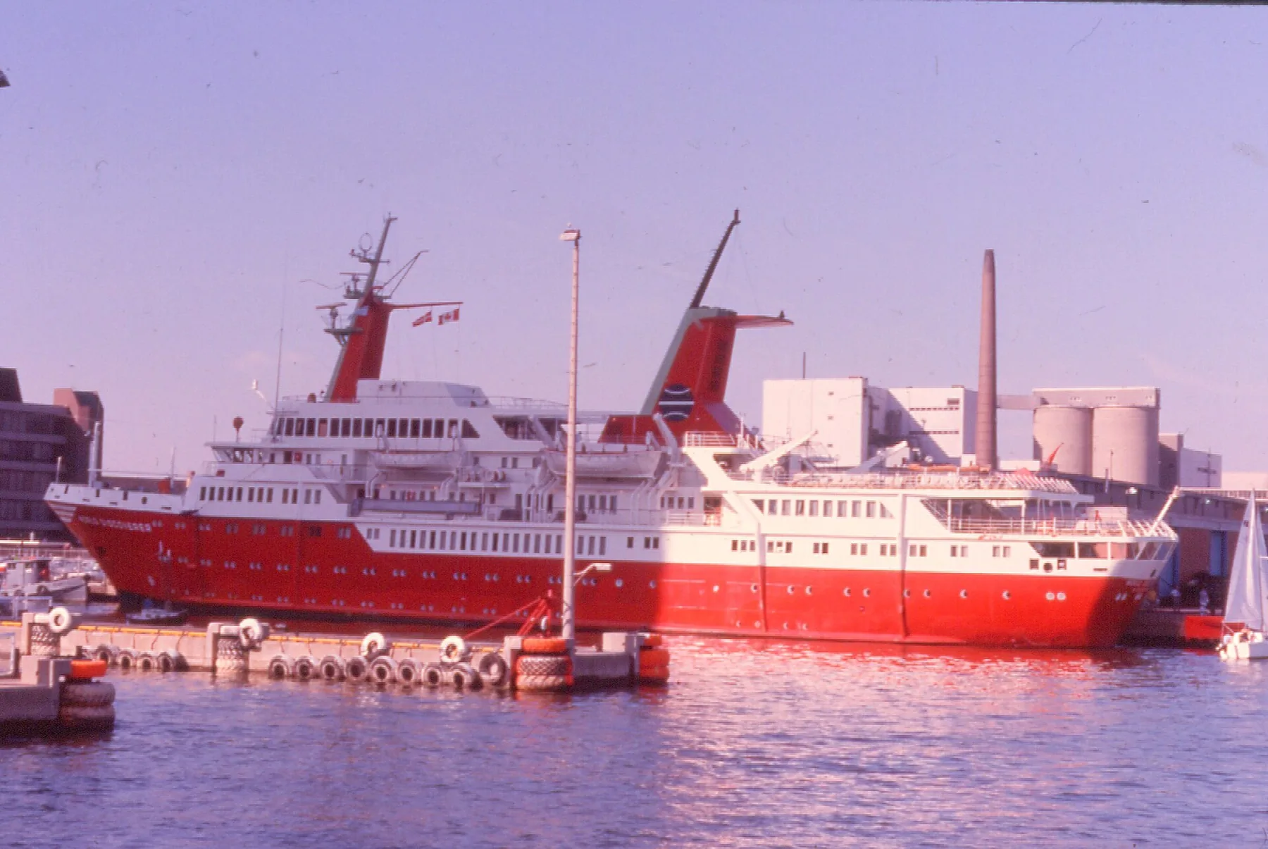 Cruise Ship, Toronto Inner Harbour.jpg