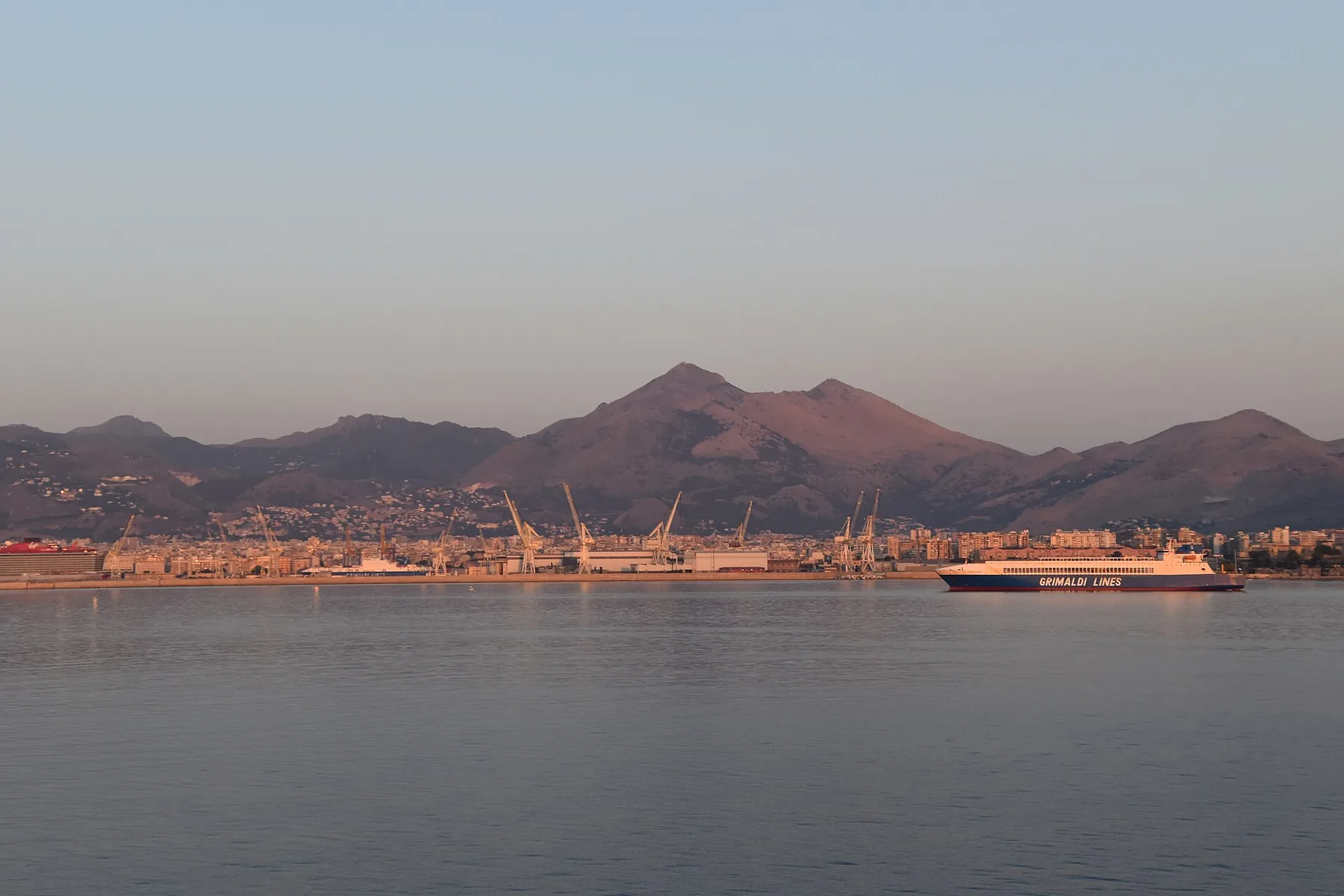 Harbour of Palermo from the distance, 2022.jpg