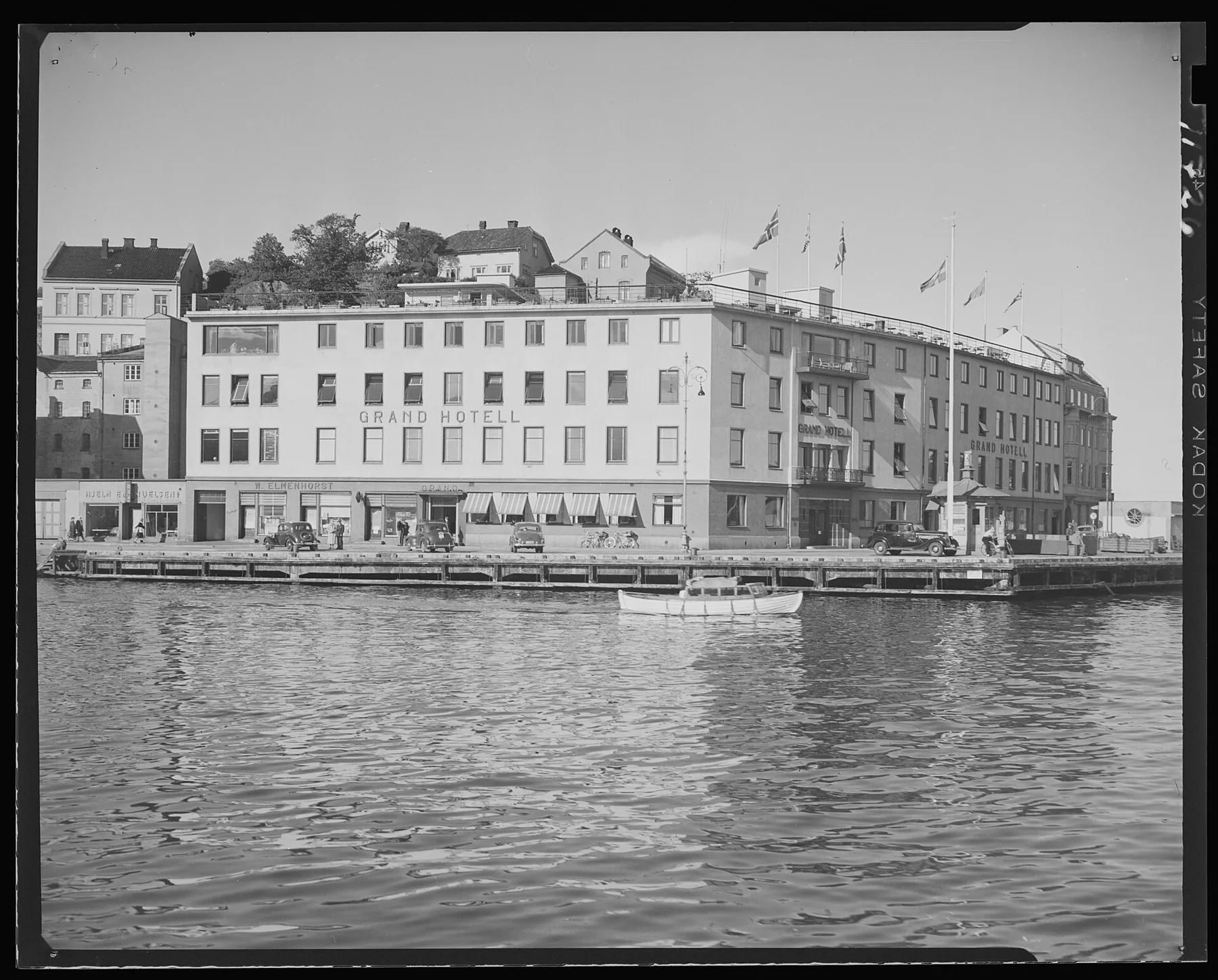 Arendal - no-nb digifoto 20151106 00028 NB MIT FNR 11726A.jpg