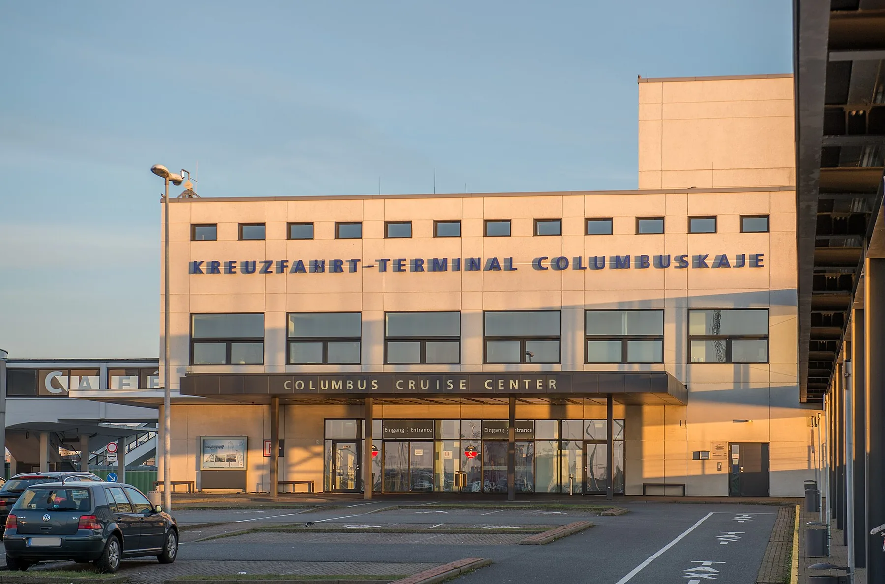 Columbus-cruise-center-bremerhaven hg.jpg