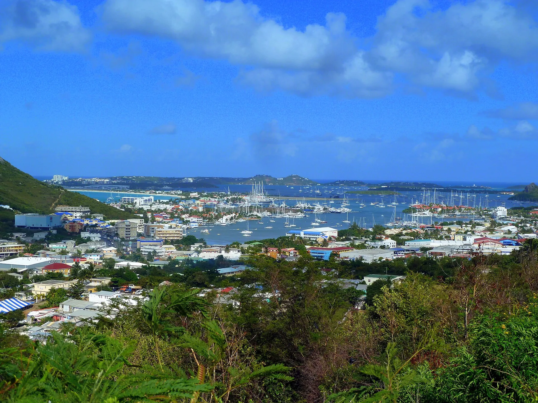 St. Maarten, Karibik - Isle del sol Marina and Princess Port De Plaisance - panoramio (1).jpg