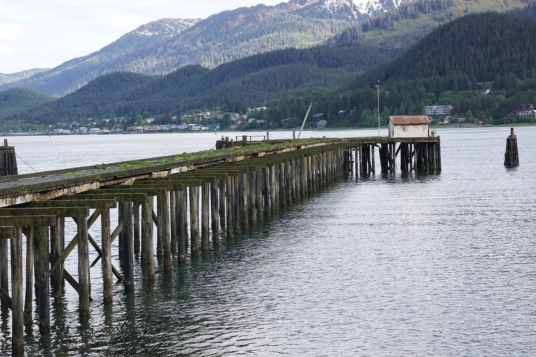 Disused pier in Juneau 542.jpg