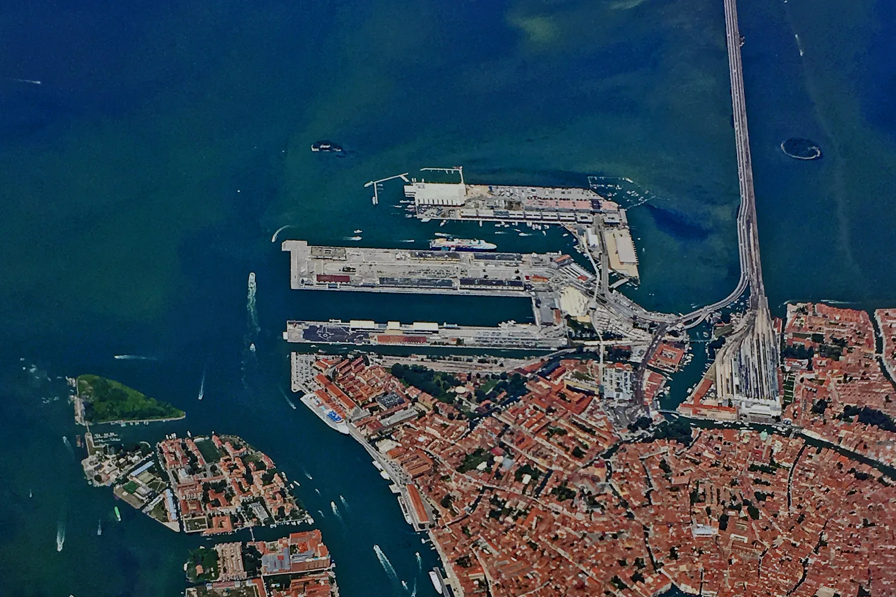 Venice cruise terminal aerial 07 2017 5003.jpg