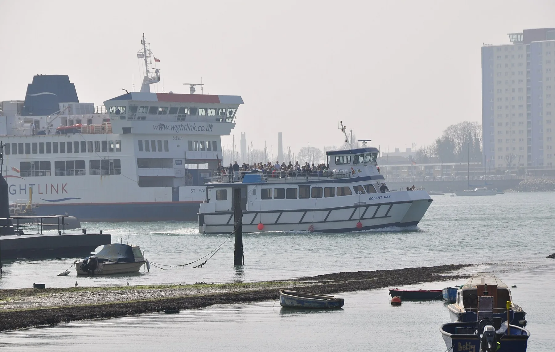 Portsmouth , Portsmouth Harbour ^ Ships - geograph.org.uk - 2879854.jpg