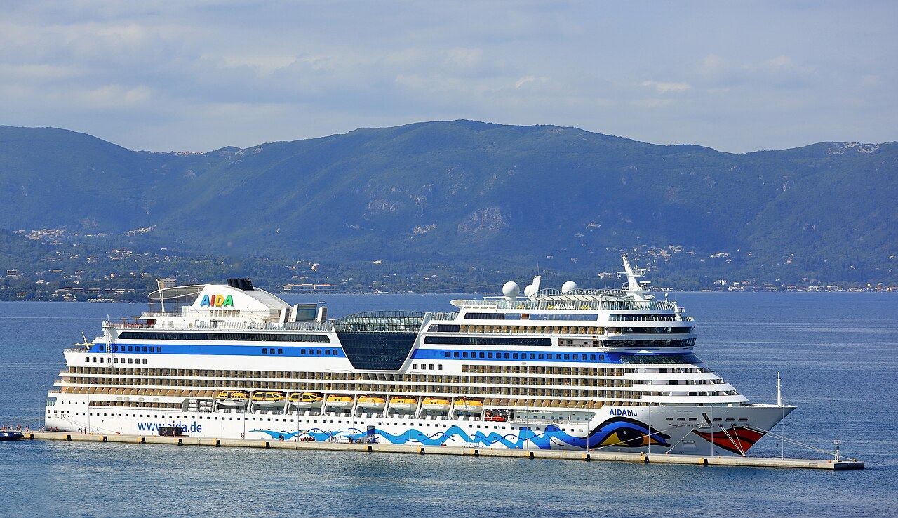 AIDAblu ship photo 2