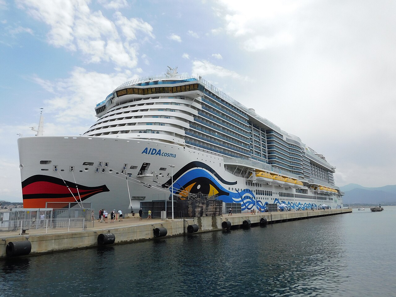 AIDAcosma ship photo 1
