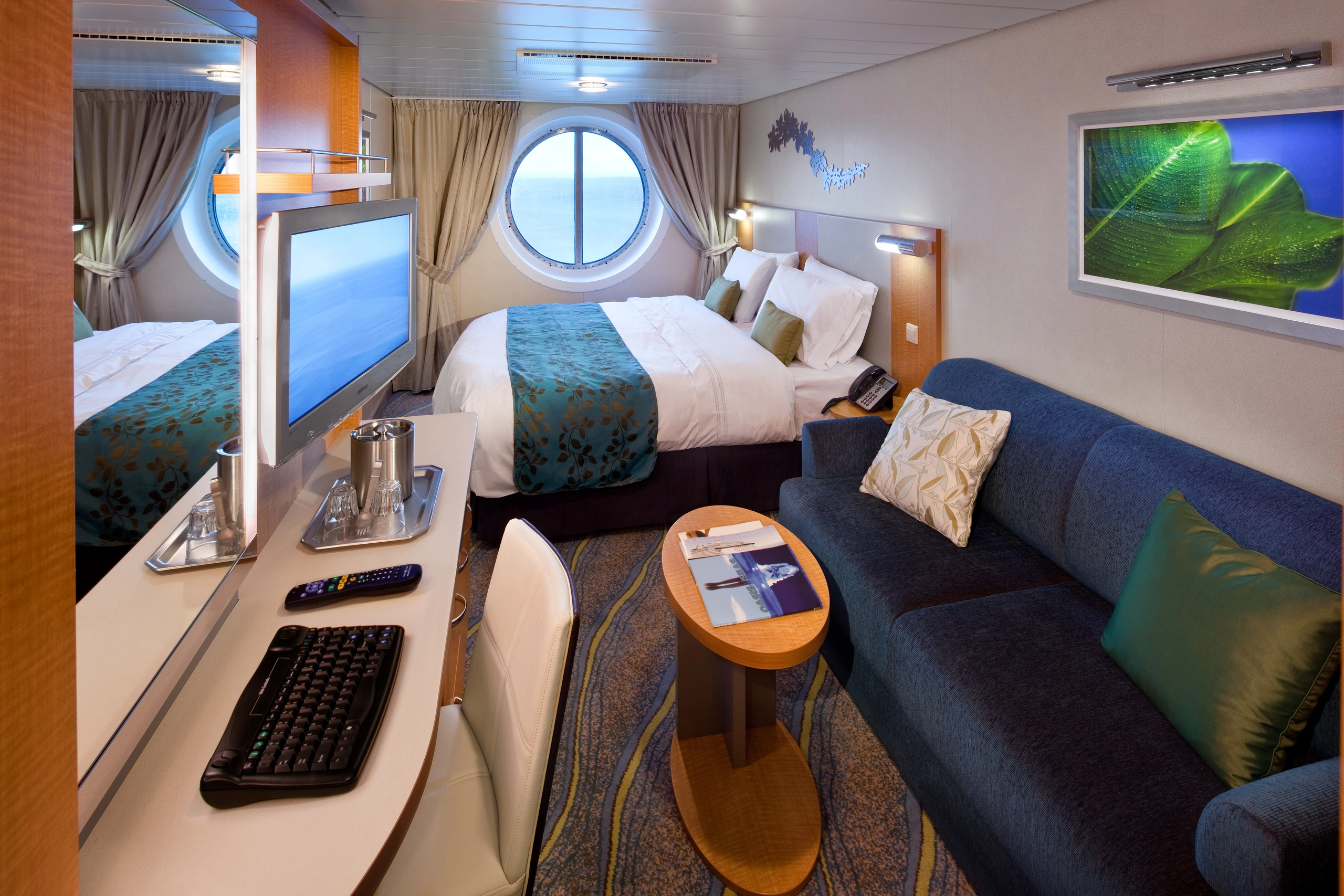 Allure of the Seas ship photo 6
