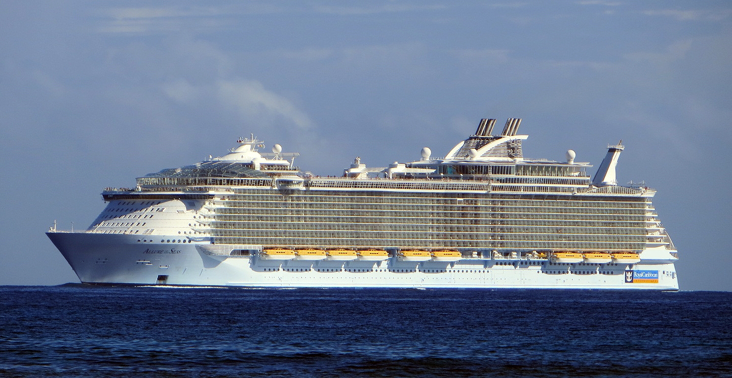 Allure of the Seas ship photo 2