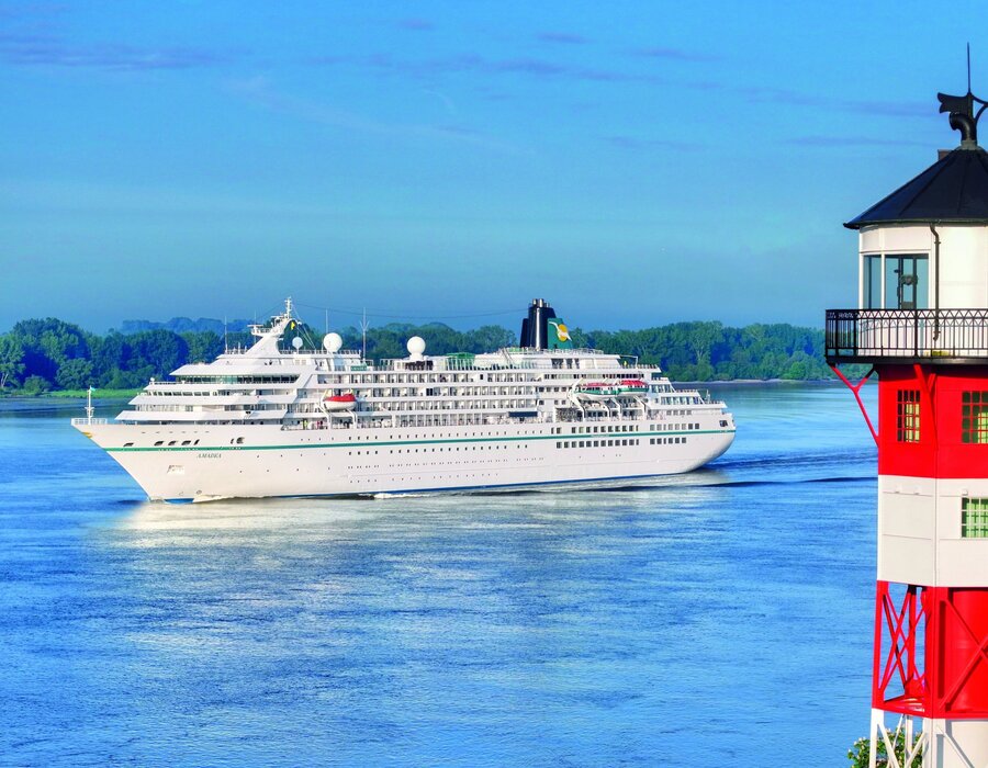 Amadea ship photo 1
