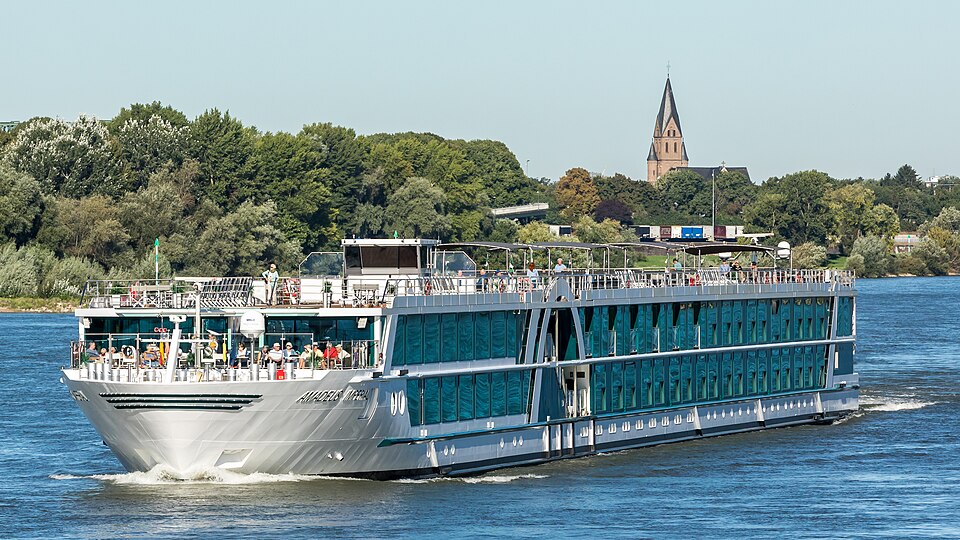 Amadeus Imperial ship photo 2