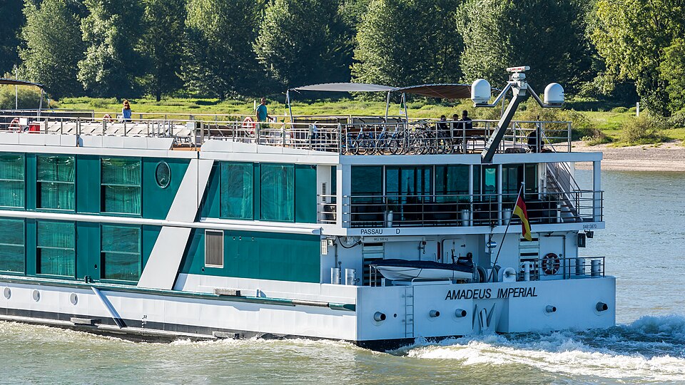 Amadeus Imperial ship photo 4