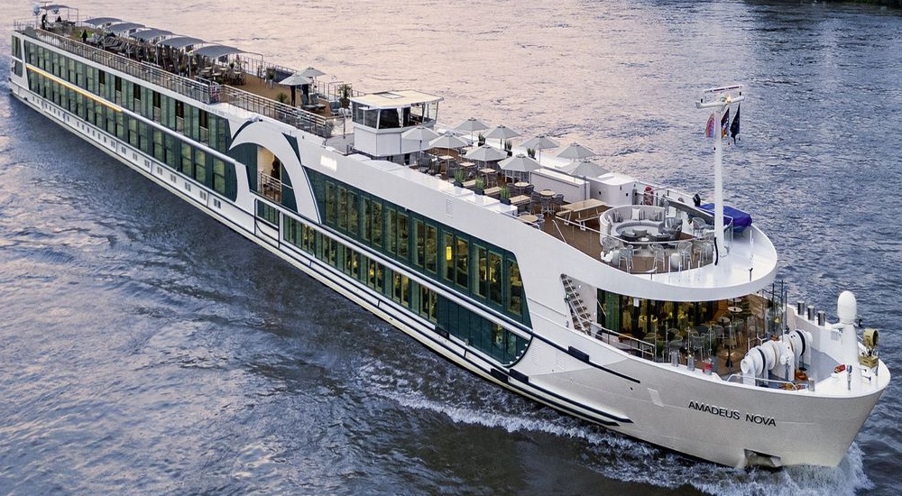 Amadeus Nova ship photo 2