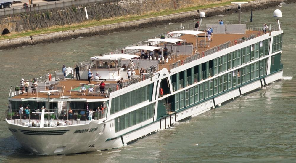 Amadeus Queen ship photo 2
