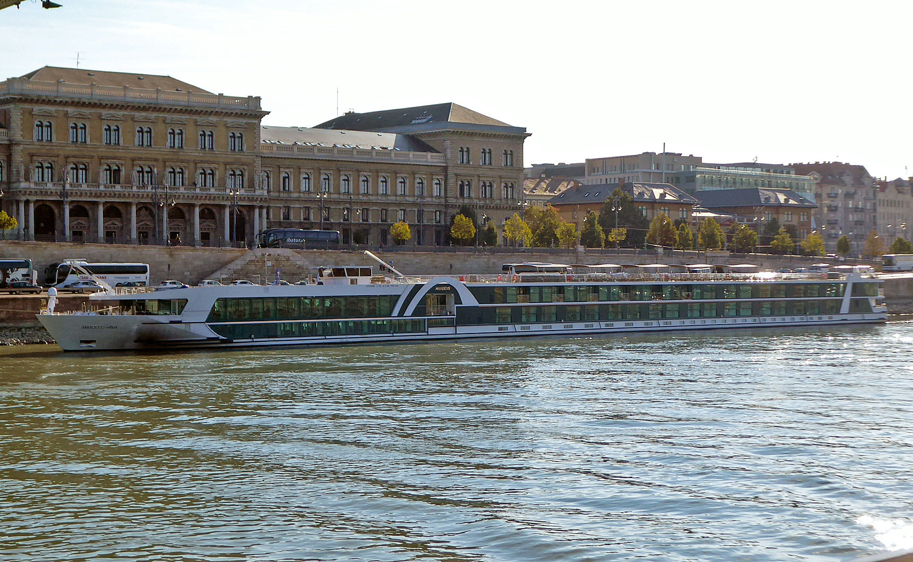 Amadeus Riva cruise ship