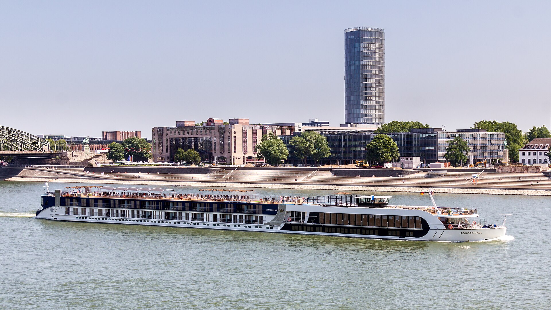 AmaSerena ship photo 2