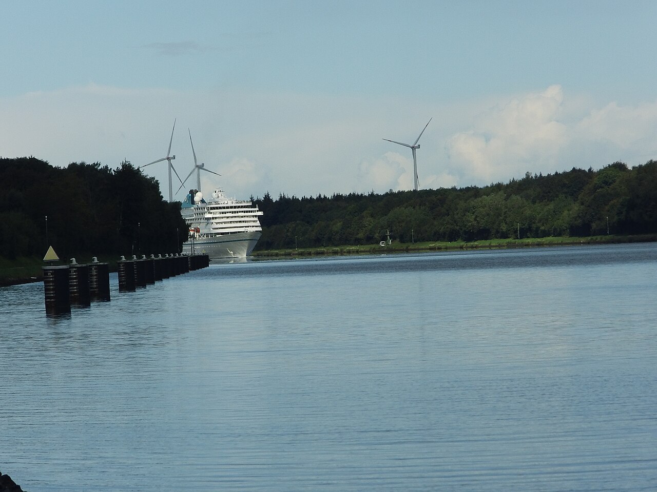 Amera ship photo 1