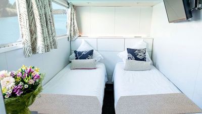 Anne Marie barge ship photo 6