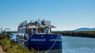 Anne Marie barge ship photo 3