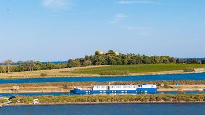 Anne Marie barge ship photo 1