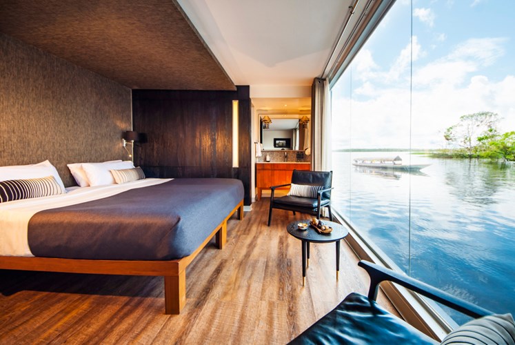 Aria Amazon ship photo 10