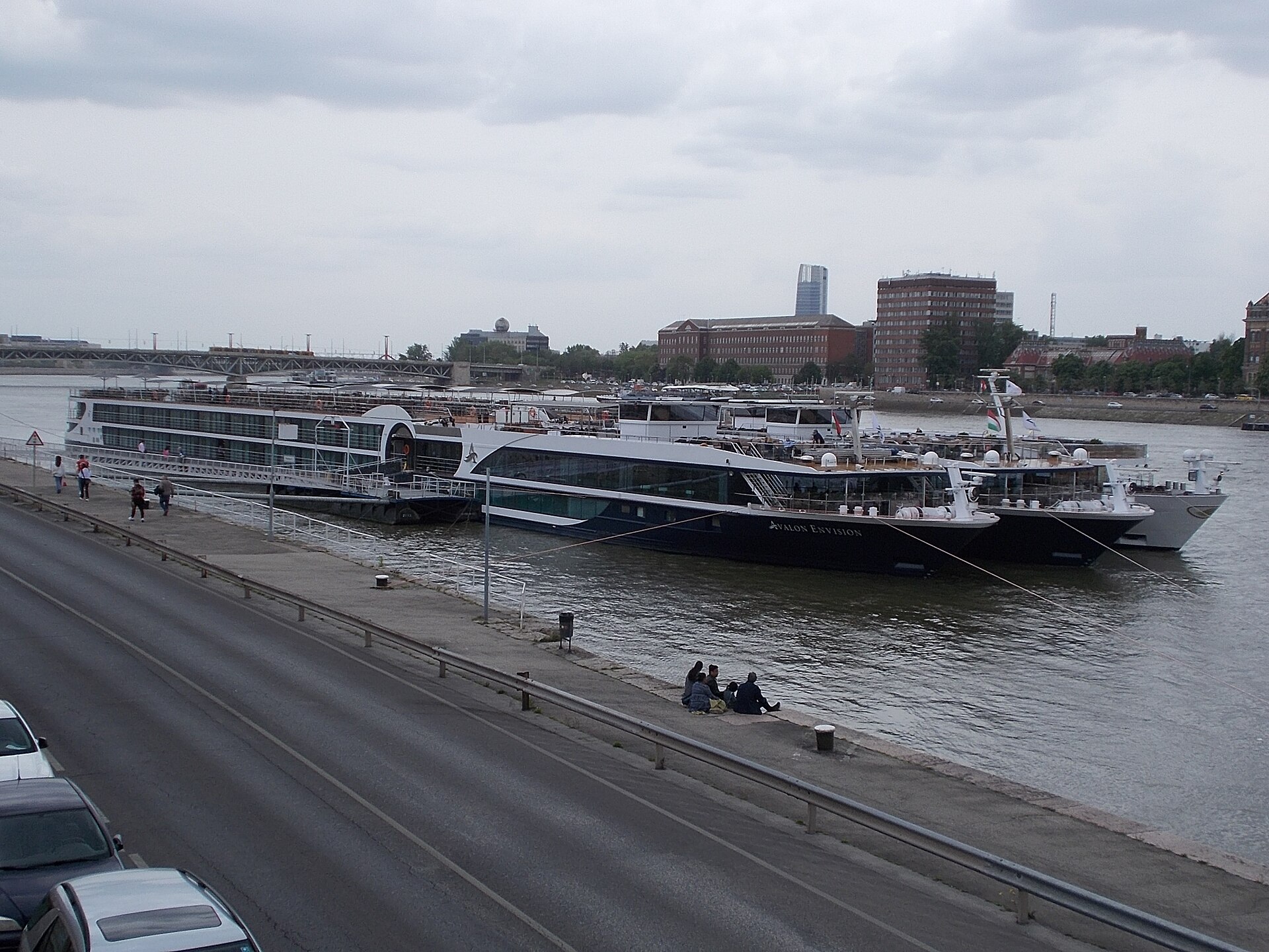Avalon Envision ship photo 4