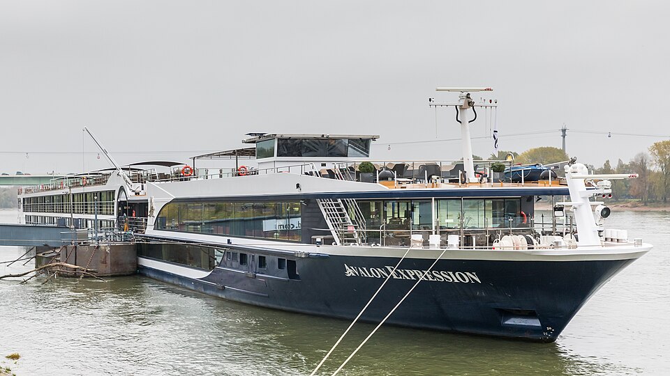 Avalon Expression ship photo 2