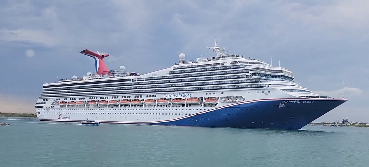 Carnival Glory ship photo 2