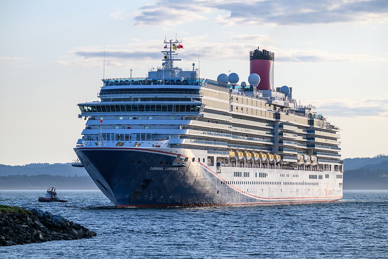 Carnival Luminosa ship photo 1
