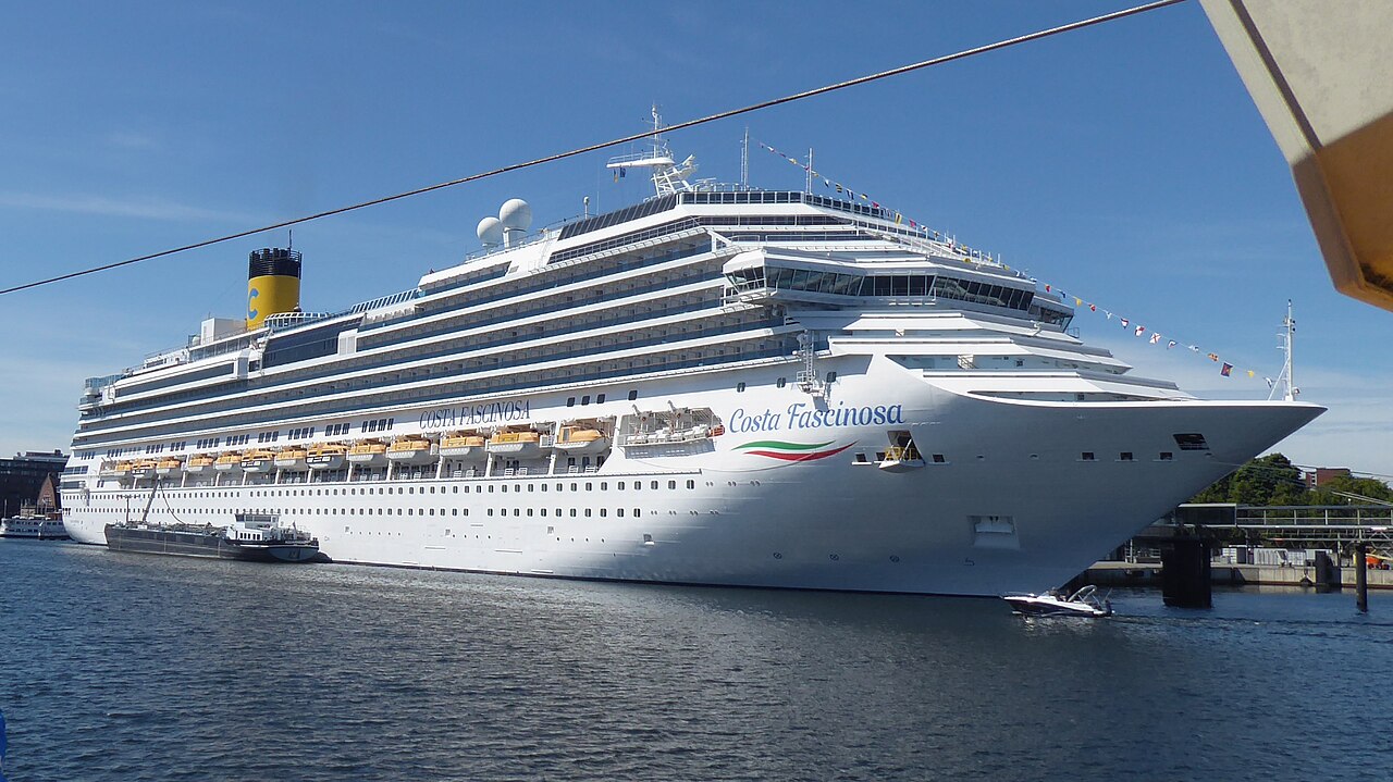 Costa Fascinosa ship photo 5