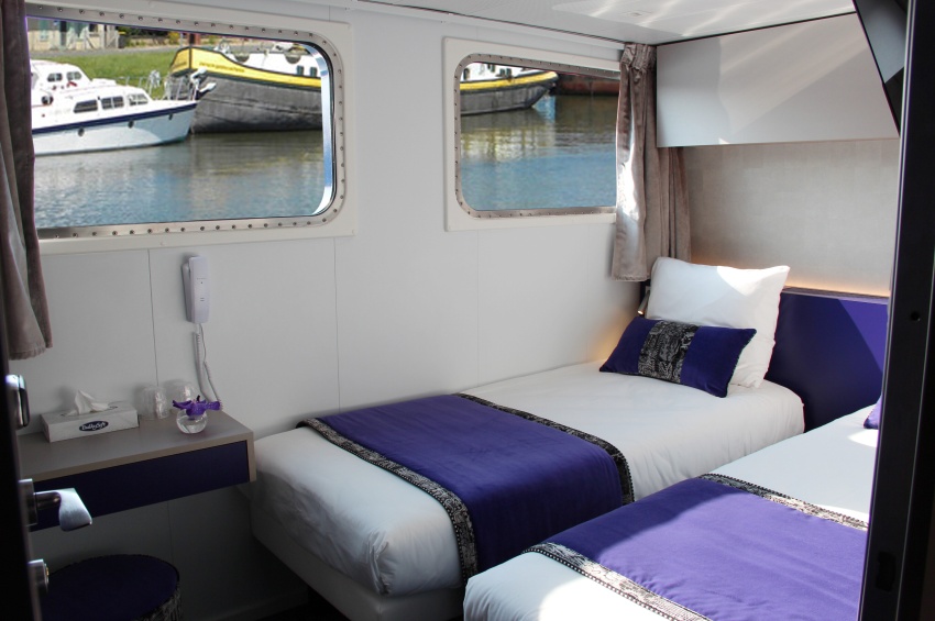 Deborah barge ship photo 8