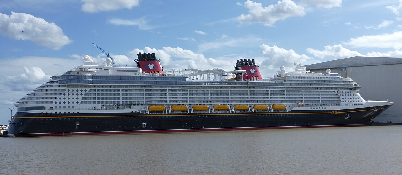 Disney Destiny ship photo 2