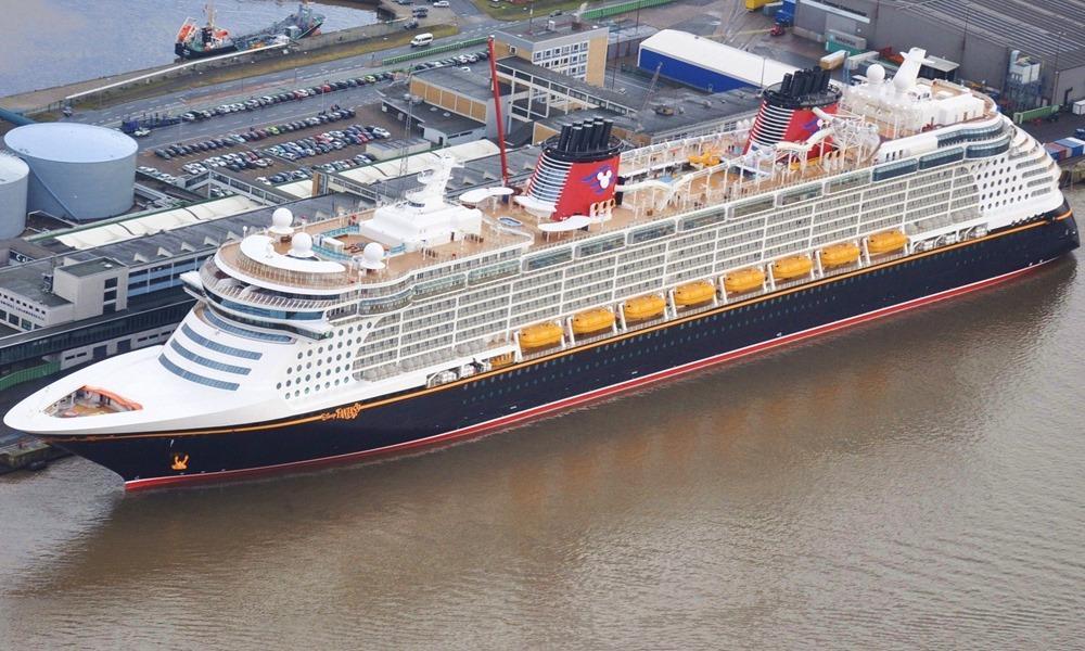 Disney Fantasy ship photo 4