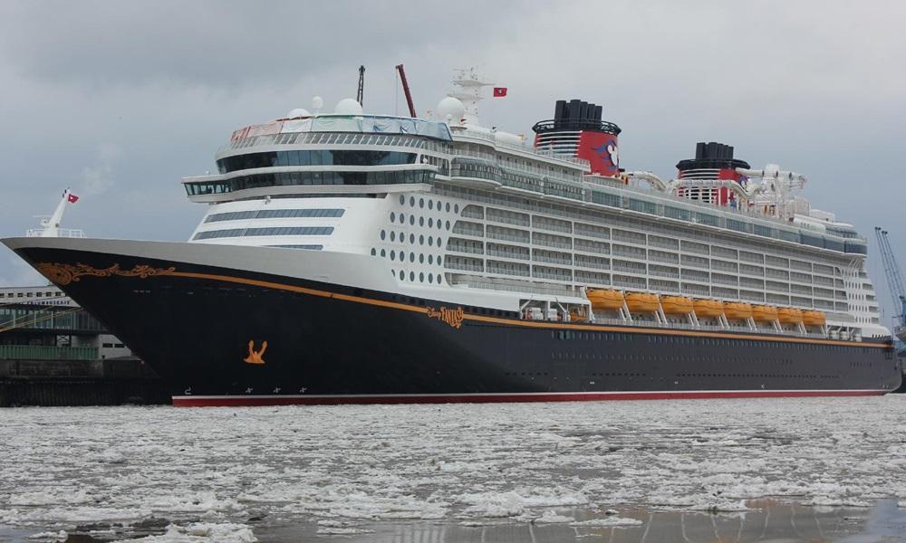 Disney Fantasy ship photo 3