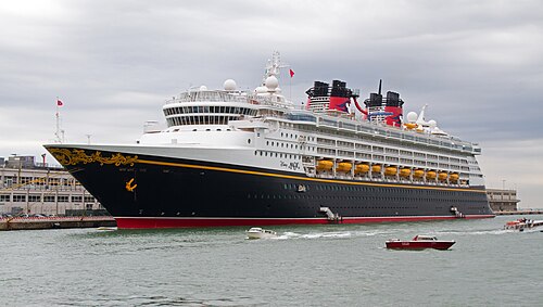 Disney Magic ship photo 7
