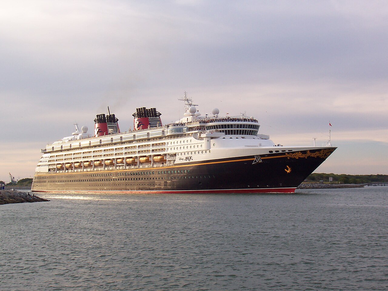 Disney Magic ship photo 8