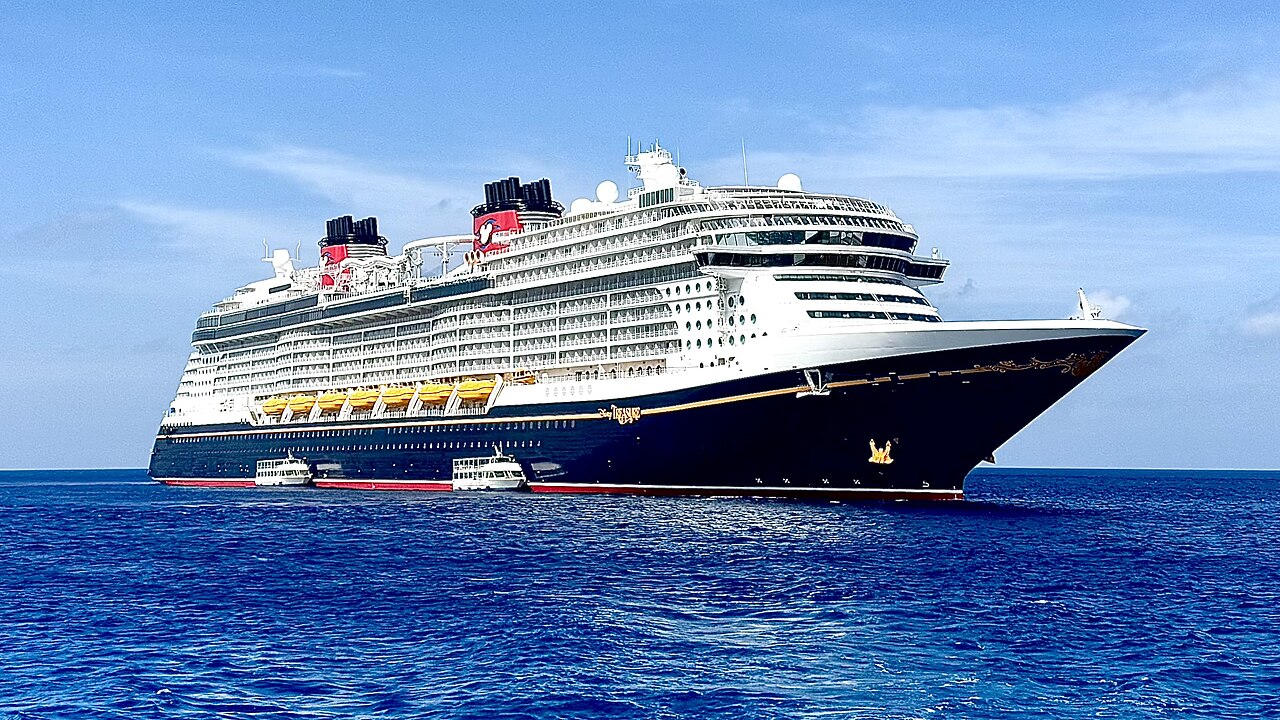 Disney Treasure ship photo 2