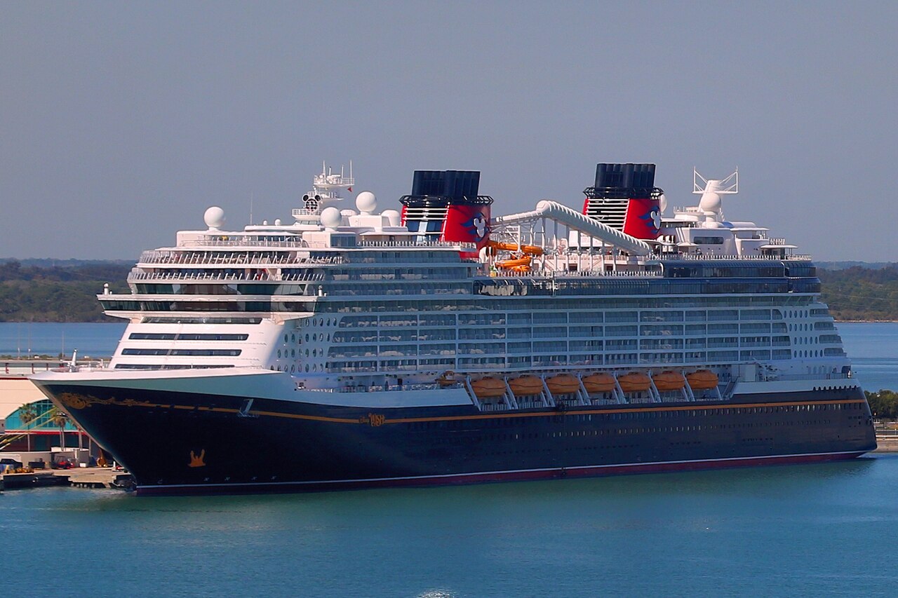 Disney Wish ship photo 4