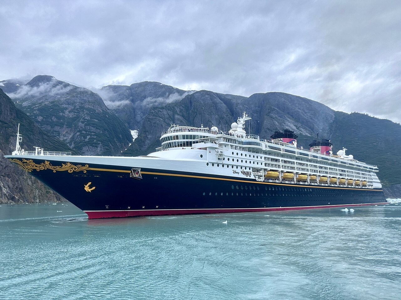 Disney Wonder ship photo 8