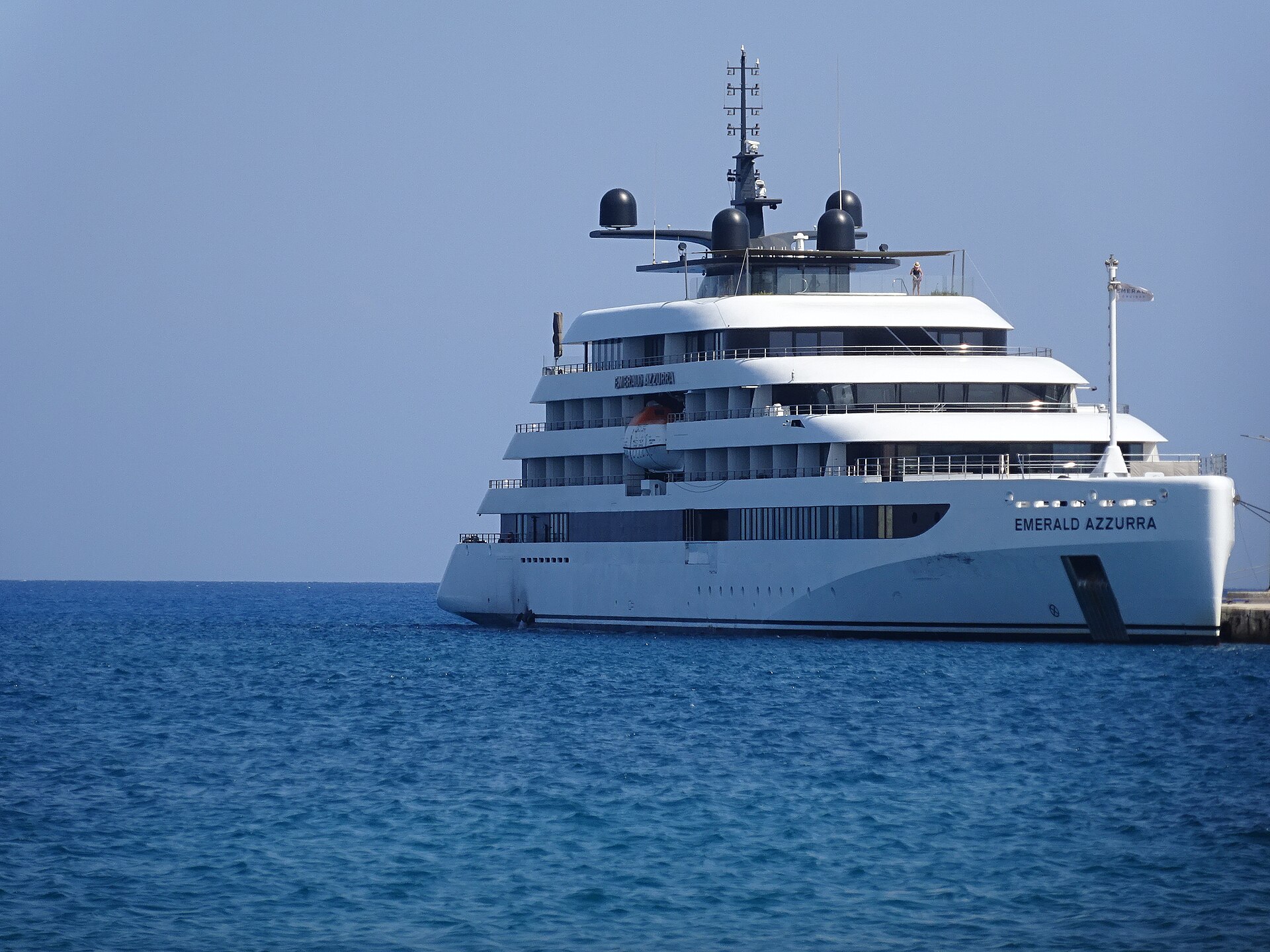 Emerald Azzurra ship photo 2