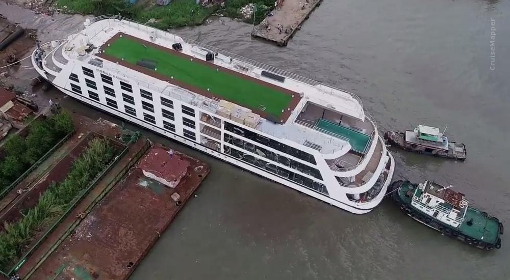 Emerald Harmony ship photo 5