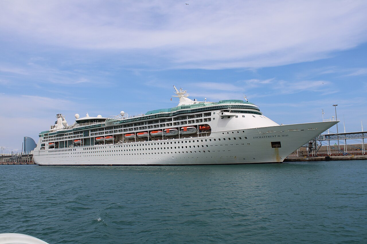Enchantment of the Seas ship photo 3