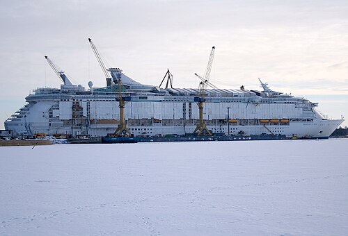 Freedom of the Seas ship photo 7