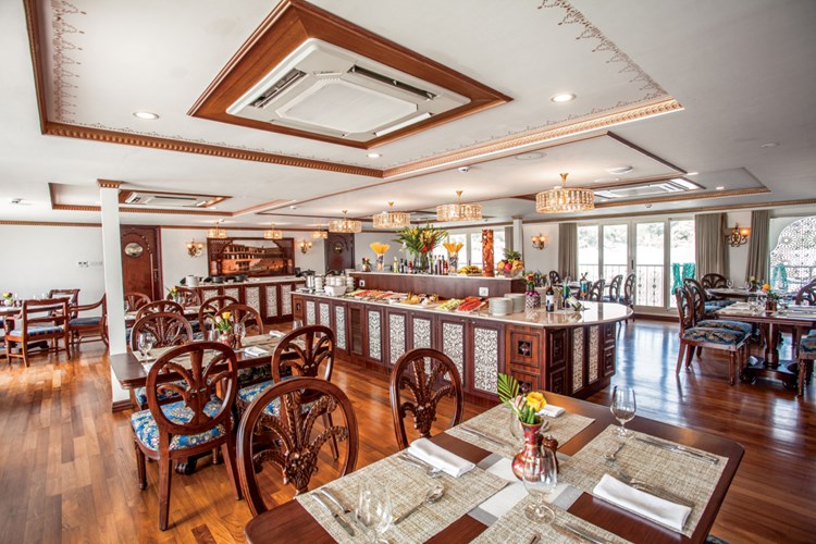 Ganges Voyager 2 ship photo 9