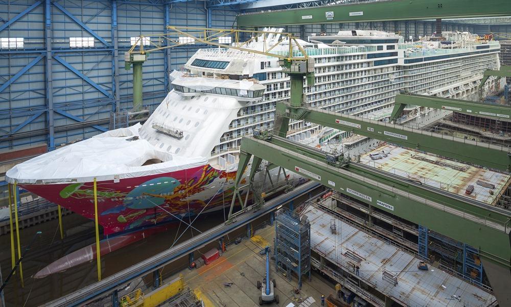 Genting Dream ship photo 4