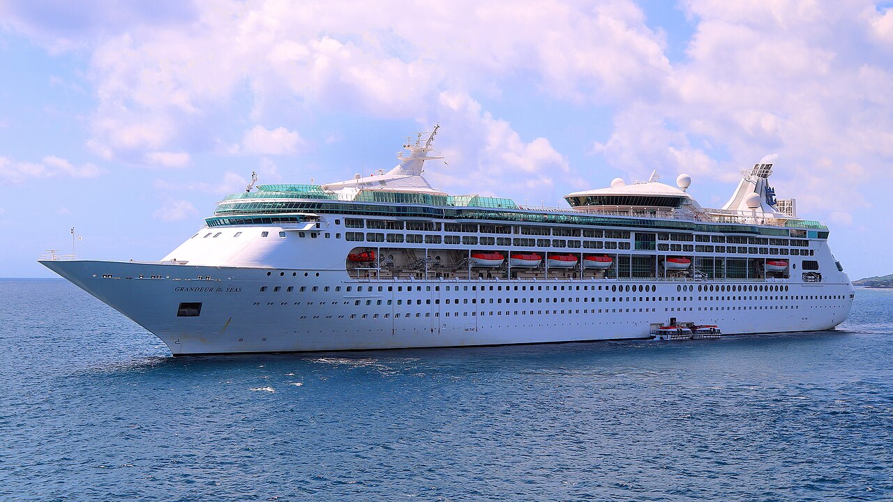 Grandeur of the Seas ship photo 2