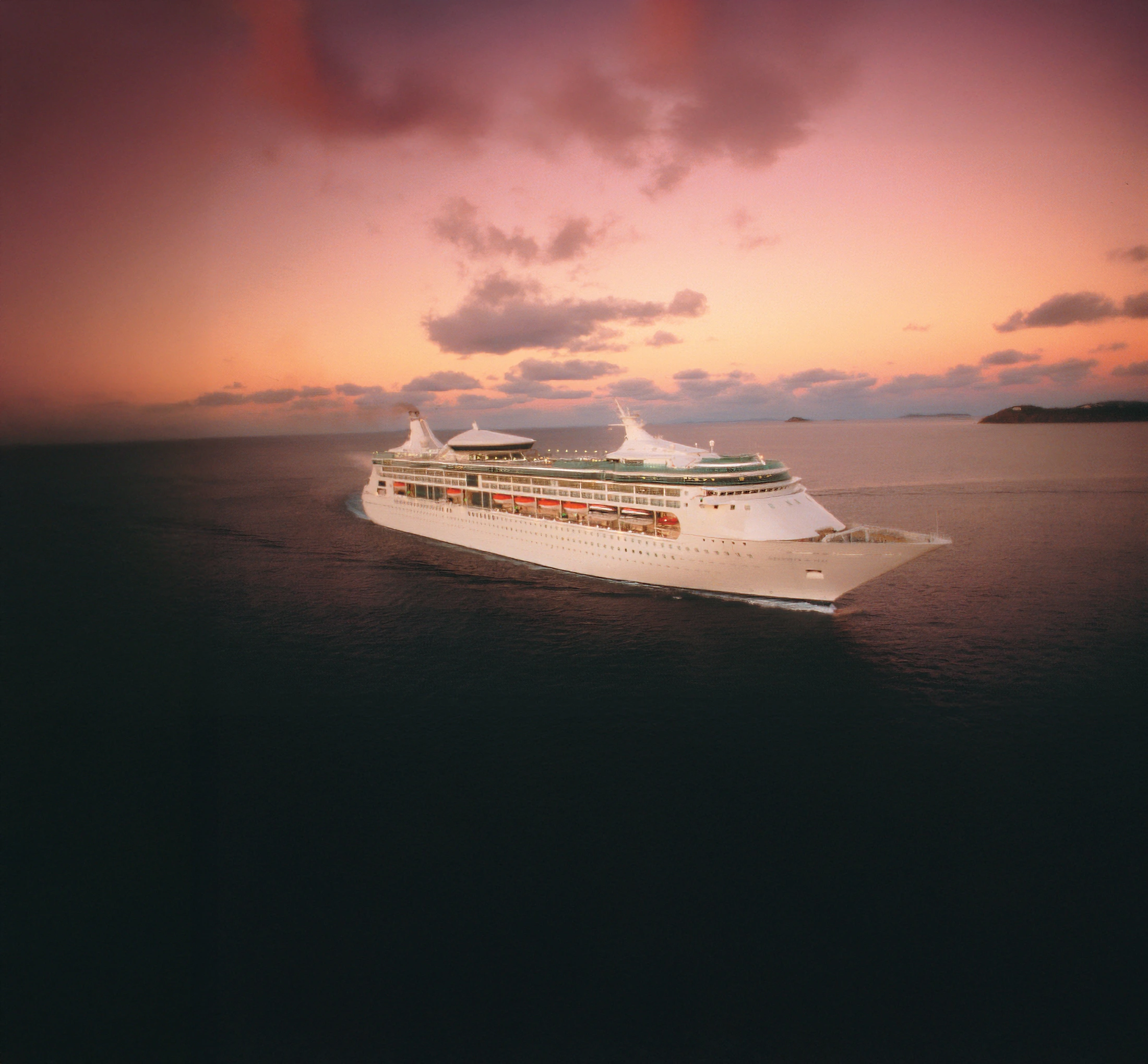 Grandeur of the Seas ship photo 3