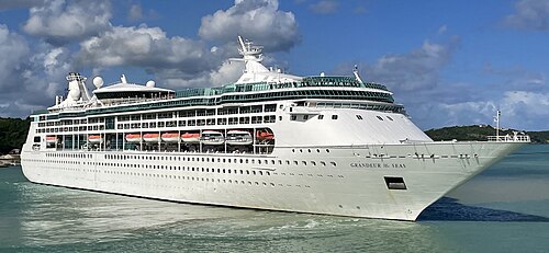 Grandeur of the Seas ship photo 5